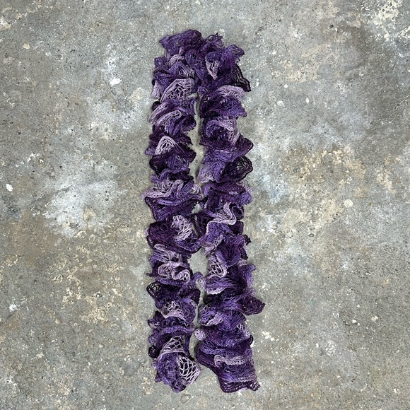 Vintage Purple Ruffle Knit Scarf - Picture 2 of 2